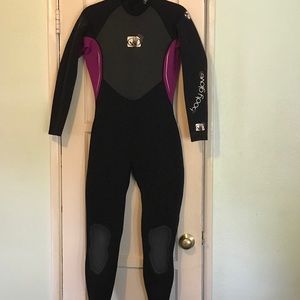 BodyGlove Women’s Pro 3.2 wet suit